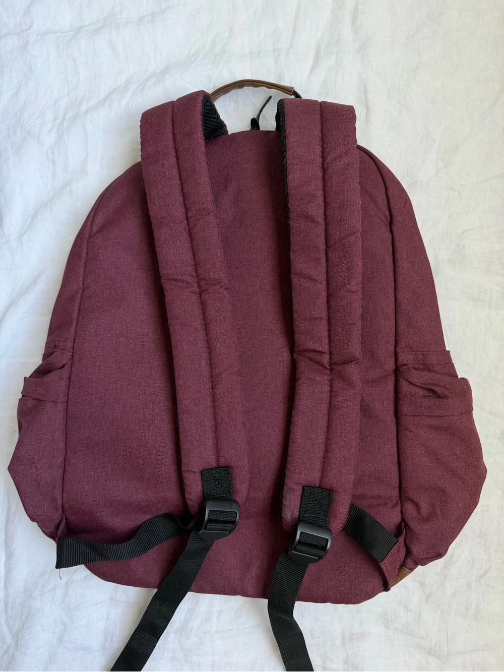 Targus spacious main
